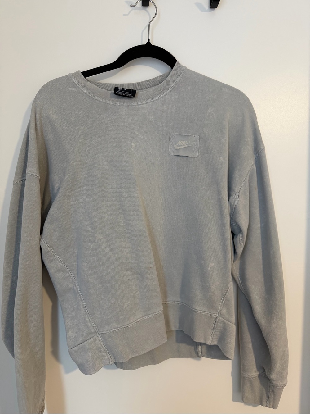 Nike Women’s Grey Crewneck Sweatshirt